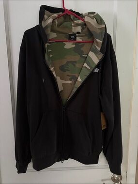 S.    Vans Men’s Black Zip-Up Hoodie with Camo Lining